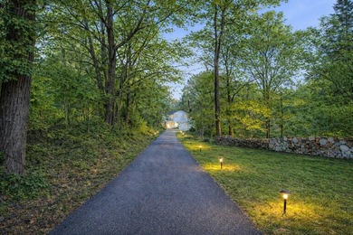 Welcome to your Smith Mountain Lake retreat! Tucked away in a - photo 4