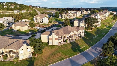 Highly sought-after end-unit in Emerald Pointe Villas with - photo 45
