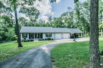Sleeps 8-12! 2 +/- ACRES, Dock & Garage By Laurel Branch! - photo 3