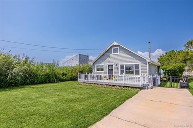 Welcome to this beautiful 3 bedroom home offering comfort, style - photo 2