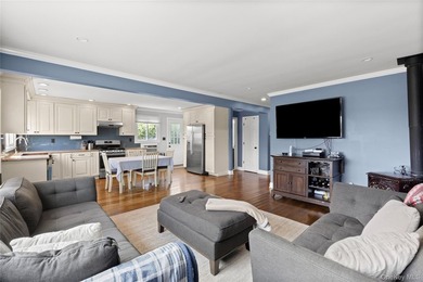 Welcome to this beautiful 3 bedroom home offering comfort, style - photo 10