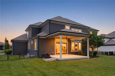 This beautiful Don Julian-built home offers an open - photo 6