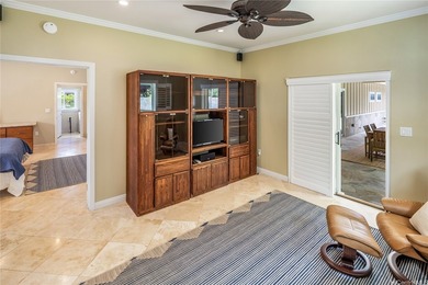 Fully remodeled in 2013, this elegant beachside home on Namala - photo 12
