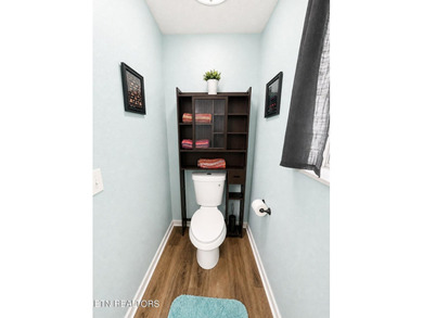 Price Reduction on this Cozy home Near the Lake WITH large - photo 12