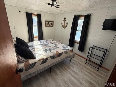 Welcome to The River House! This charming, fully refreshed - photo 13