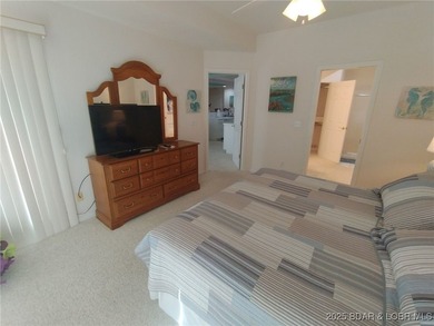 Impeccable 3-bedroom, 3-bath furnished lakefront condo with - photo 14