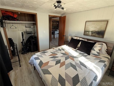 Welcome to The River House! This charming, fully refreshed - photo 14