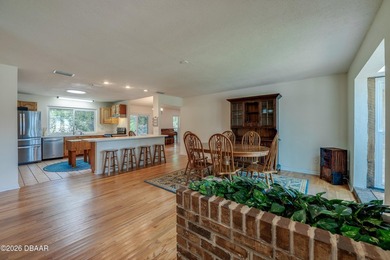 Tucked away on a quiet cul-de-sac in the desirable Tomoka Oaks - photo 5