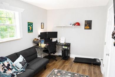 Price Reduction on this Cozy home Near the Lake WITH large - photo 15