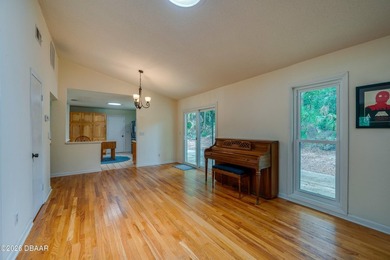 Tucked away on a quiet cul-de-sac in the desirable Tomoka Oaks - photo 6