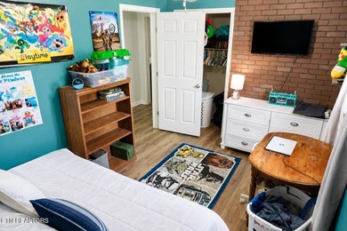 Price Reduction on this Cozy home Near the Lake WITH large - photo 17