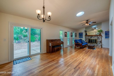Tucked away on a quiet cul-de-sac in the desirable Tomoka Oaks - photo 8