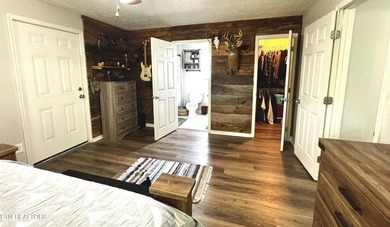 Price Reduction on this Cozy home Near the Lake WITH large - photo 20