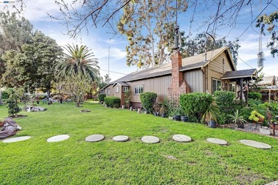 Investor / Developer Opportunity - Nearly 1 Acre Parcel Rare - photo 6