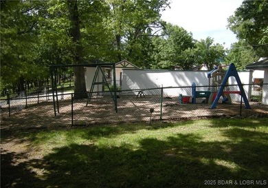 Impeccable 3-bedroom, 3-bath furnished lakefront condo with - photo 40