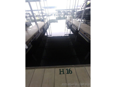 Impeccable 3-bedroom, 3-bath furnished lakefront condo with - photo 48