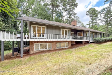 Welcome to 7 Inverness Place, a fully remodeled golf-front home - photo 6