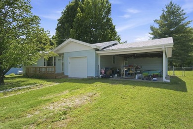 Country living with the convenience of the city just minutes - photo 1