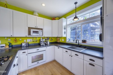 This charming cottage with lots of fun features on a .66-acre - photo 8