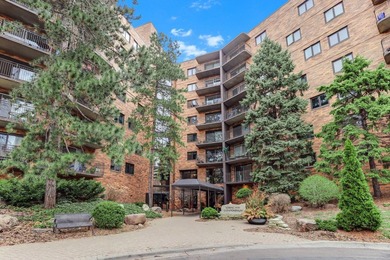 Enjoy living right on Loring Green, in this beautifully updated - photo 3
