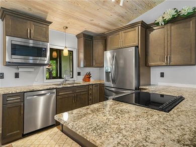 Worry-free living starts with a 2022 roof, 2023 A/C, and - photo 10