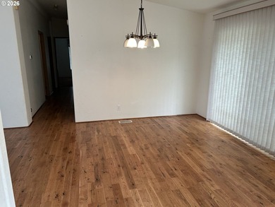 1400 SQ FT Manufactured home. 3 bedrooms, 2 bath, with vaulted - photo 12