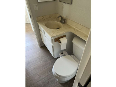 Unique MIXED USE BUILDING, conveniently located 2 bedroom 1 1/2 - photo 5