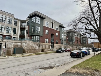 A move-in ready, low-maintenance 1-bedroom, 1-bath unit in the