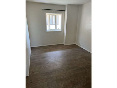 Unique MIXED USE BUILDING, conveniently located 2 bedroom 1 1/2 - photo 7
