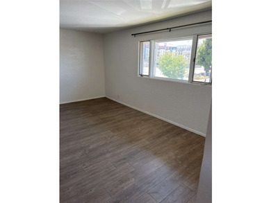 Unique MIXED USE BUILDING, conveniently located 2 bedroom 1 1/2 - photo 8