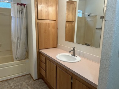 1400 SQ FT Manufactured home. 3 bedrooms, 2 bath, with vaulted - photo 19