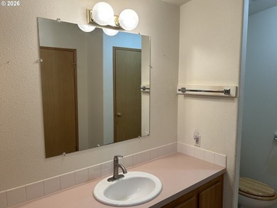 1400 SQ FT Manufactured home. 3 bedrooms, 2 bath, with vaulted - photo 20