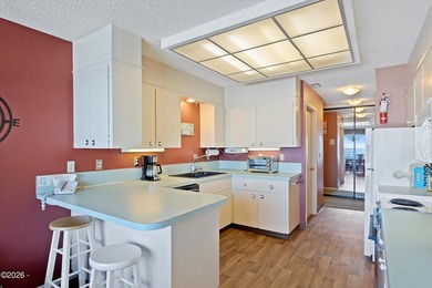 Wake up to sweeping ocean views from this 3rd floor oceanfront - photo 6