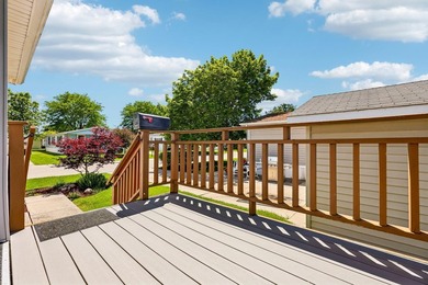 Beautifully updated home ready for you to move right in! As you - photo 6