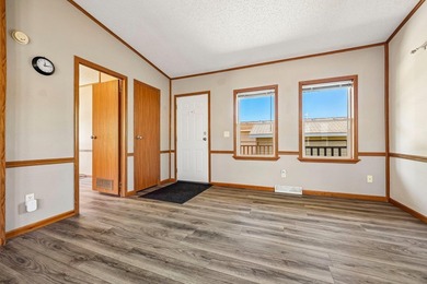 Beautifully updated home ready for you to move right in! As you - photo 7