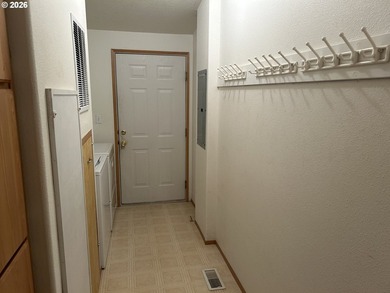 1400 SQ FT Manufactured home. 3 bedrooms, 2 bath, with vaulted - photo 29