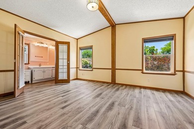 Beautifully updated home ready for you to move right in! As you - photo 9