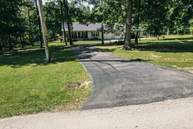 Sleeps 8-12! 2 +/- ACRES, Dock & Garage By Laurel Branch! - photo 2