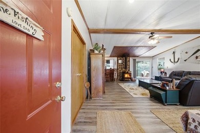LAKESIDE LIVING WITH NATURE AT YOUR DOORSTEP! Welcome to your - photo 4