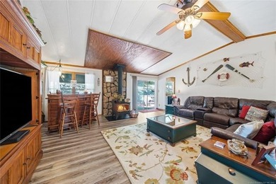 LAKESIDE LIVING WITH NATURE AT YOUR DOORSTEP! Welcome to your - photo 7