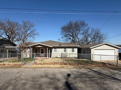 Grand Lake O the Cherokees Home For Sale in Grove Oklahoma