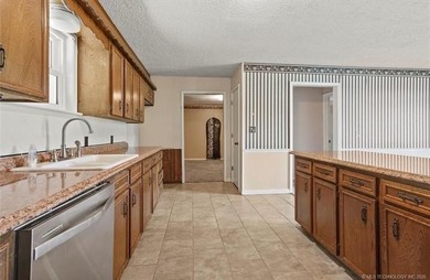 Welcome to your own private slice of Oklahoma paradise! Nestled - photo 6