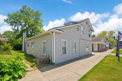 Perfect 2-Unit Home with Rental Income Potential - Ideal for - photo 2
