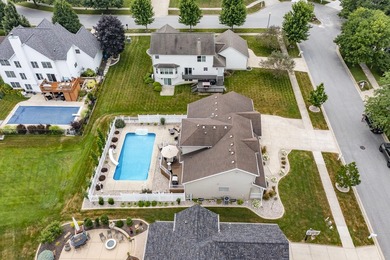 Custom-built 4 bed, 4 bath two-story home with a 3-car garage - photo 45