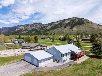 Golf Course Home with Stunning Mountain Views! Spacious - photo 2
