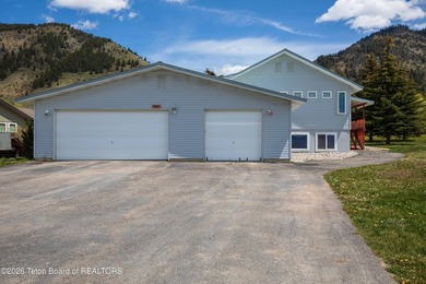 Golf Course Home with Stunning Mountain Views! Spacious - photo 3