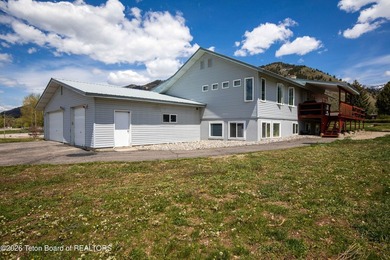 Golf Course Home with Stunning Mountain Views! Spacious - photo 5