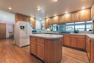 A rare Redding legacy estate - nearly 16 acres with three - photo 7