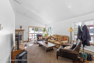 Golf Course Home with Stunning Mountain Views! Spacious - photo 9