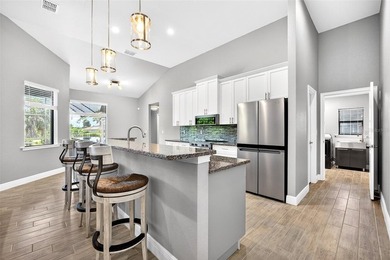 GOLF VIEWS! BEAUTIFUL 3 BEDROOM, 2 BATH, 3-CAR GARAGE HOME IN - photo 9